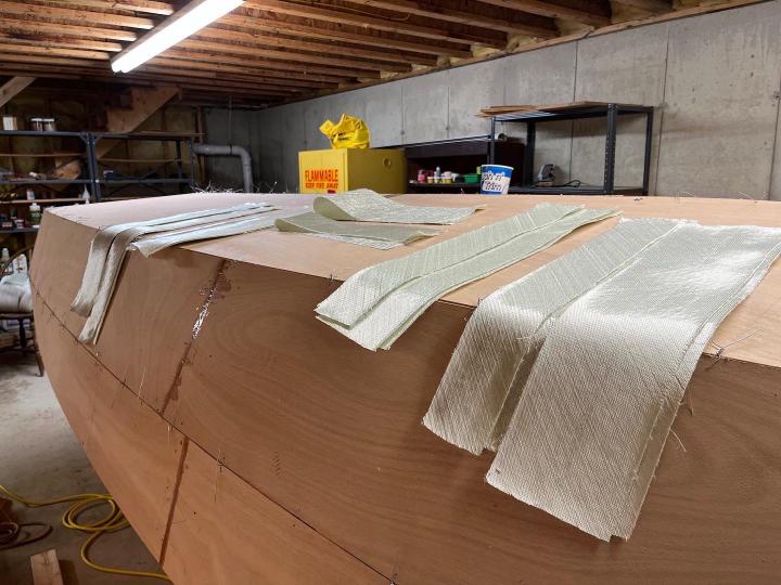 Measuring out biaxial tape