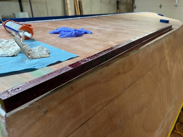 Cleaning up the excess Sikaflex around the bilge keels