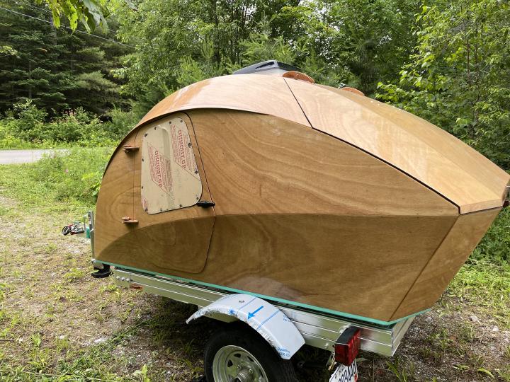 Mounting on the trailer frame