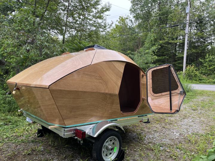 Mounting on the trailer frame