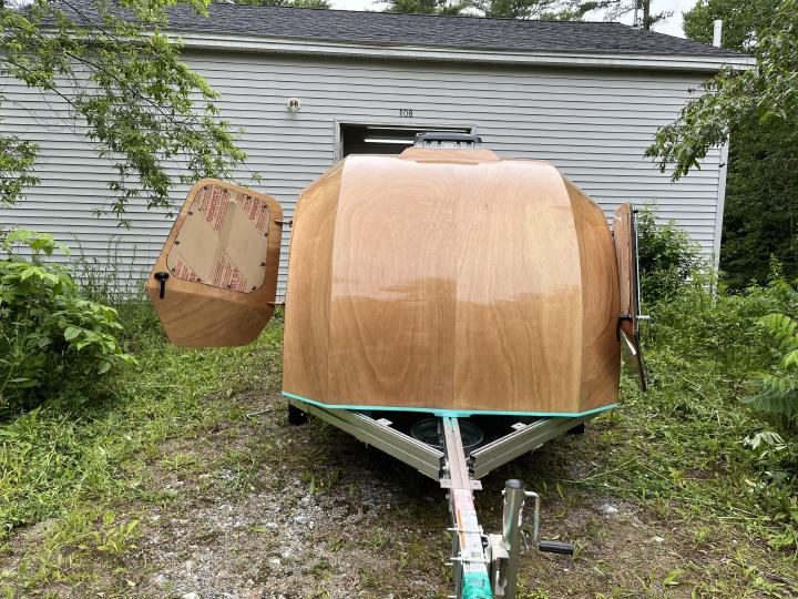 Mounting on the trailer frame